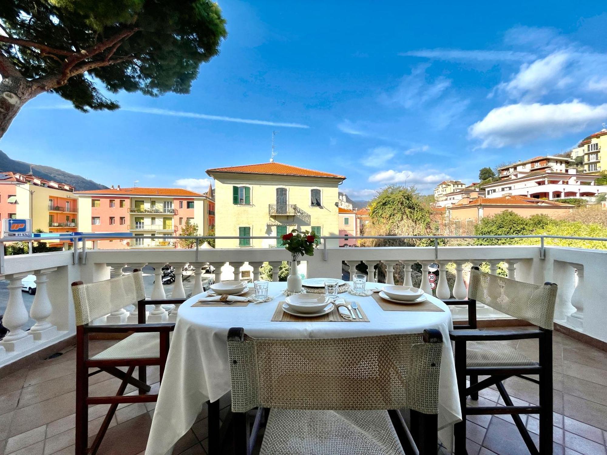 Villa Migliorini Lusso & Comfort In Finalborgo. Finale Ligure Extérieur photo